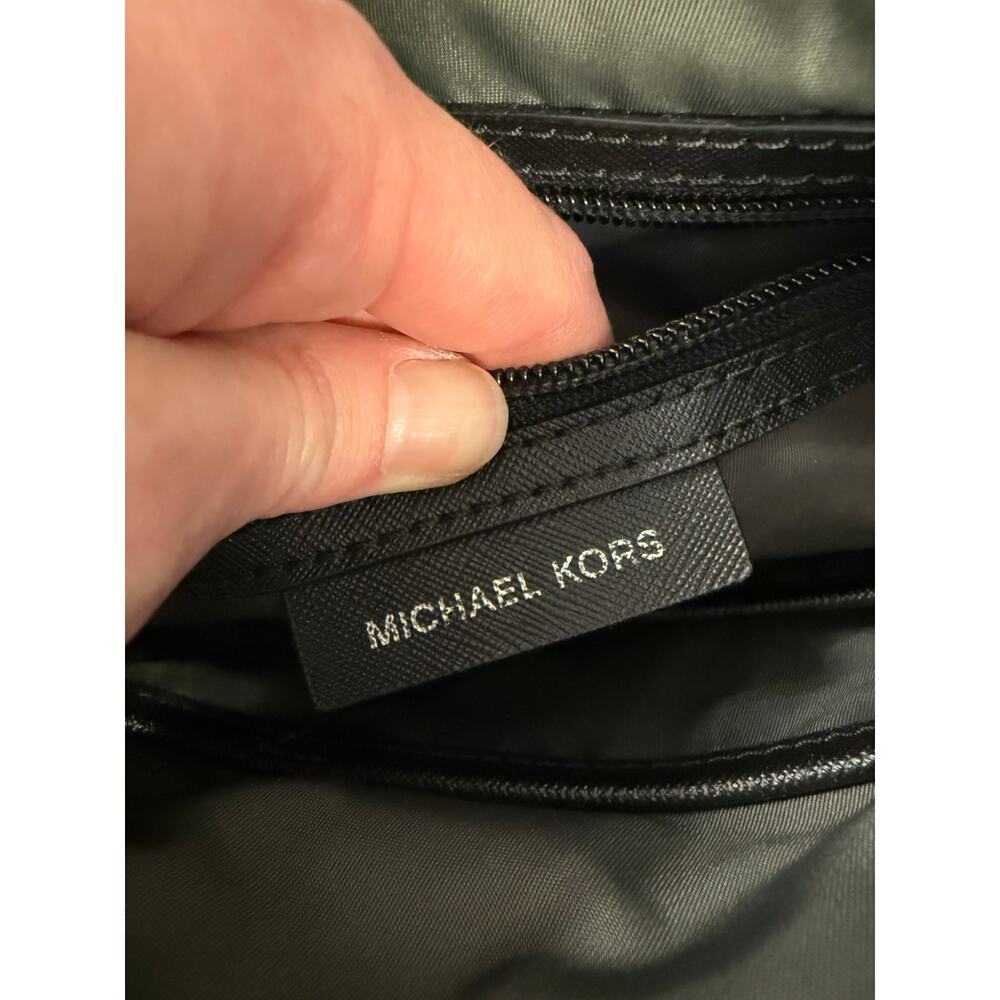 Michael Kors Black Kelsey Nylon Crossbody Handbag Purse GS - Picture 7 of 9
